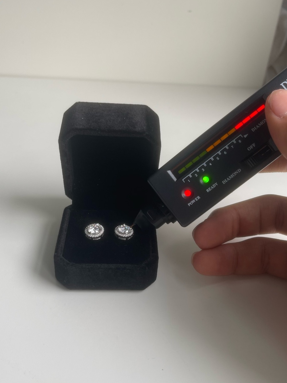 VSS1 MOISSANITE Halo Stud Earrings